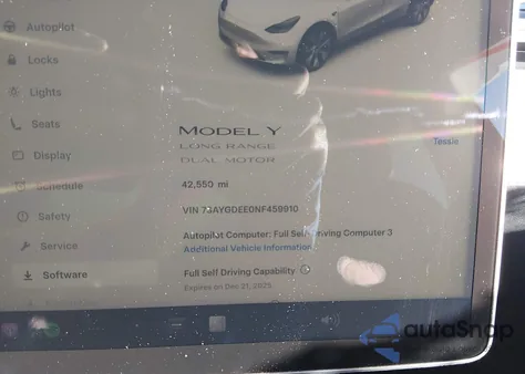 2022 Tesla Model Y Long Range Dual Motor All-Wheel Drive z USA, uszkodzony, nr VIN 7SAYGDEE0NF459910